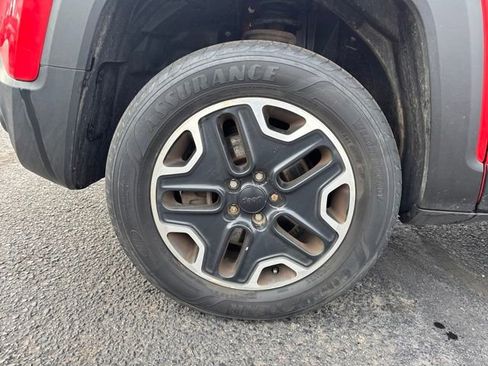 Used 2017 Jeep Renegade Trailhawk image 29