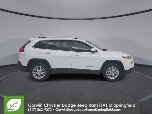 Certified 2016 Jeep Cherokee Latitude image 17