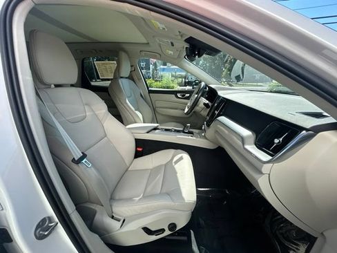 Certified 2024 Volvo XC60 T8 Core w/ Climate Package AWD/4WD image 15