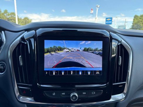 Used 2021 Chevrolet Traverse LT w/ LT Premium Package image 26