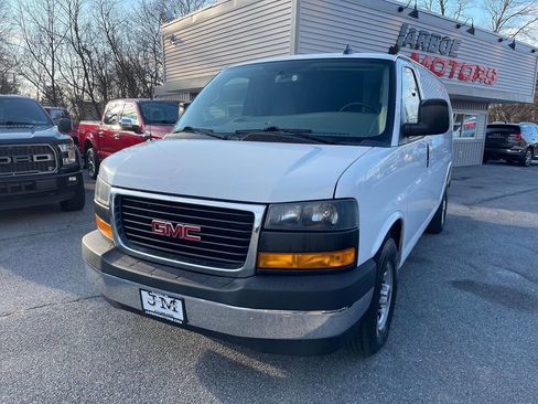 Used 2019 GMC Savana 2500 w/ Enhanced Convenience Package image 3