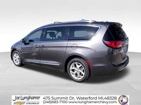 Used 2020 Chrysler Pacifica Limited image 6