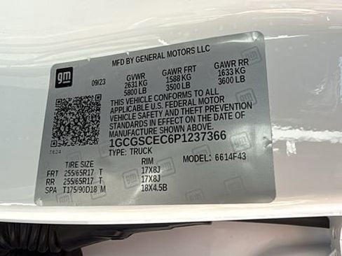 Used 2023 Chevrolet Colorado LT image 30