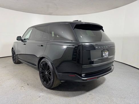 Used 2023 Land Rover Range Rover Long Wheelbase SE image 9