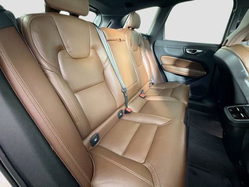 Certified 2023 Volvo XC60 B5 Ultimate w/ Climate Package image 29