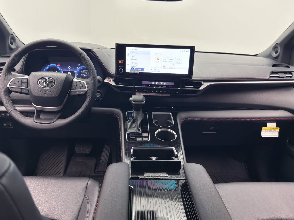 Used 2026 Toyota Sienna XSE AWD/4WD image 40