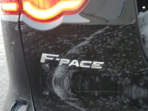 Used 2020 Jaguar F-PACE Prestige image 12