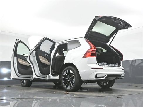 New 2026 Volvo XC60 B5 Plus w/ Protection Package Premier image 56