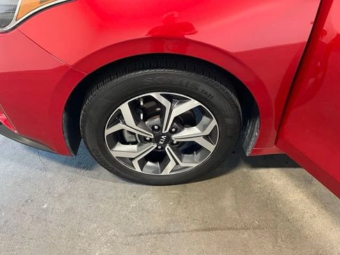 Used 2021 Kia Forte LXS FWD image 30