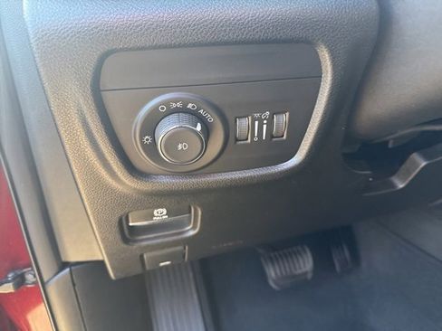 Used 2023 Jeep Grand Cherokee Limited w/ Trailer Tow Prep Group (B) image 17