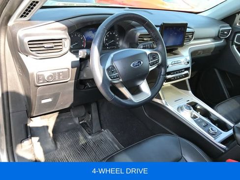 Used 2022 Ford Explorer XLT w/ Equipment Group 202A AWD/4WD image 3