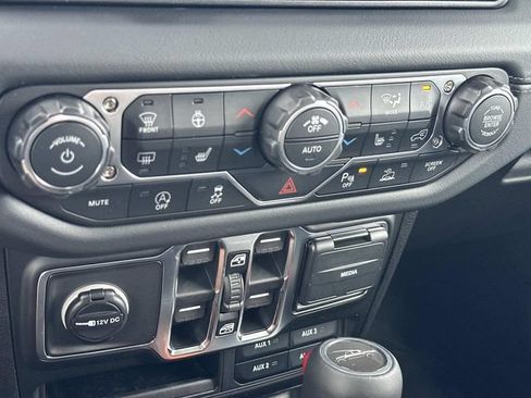 New 2026 Jeep Gladiator Sport AWD/4WD image 31