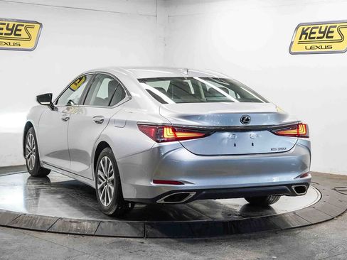 Certified 2025 Lexus ES 350 F Sport w/ Accessory Package (Z2) FWD image 2