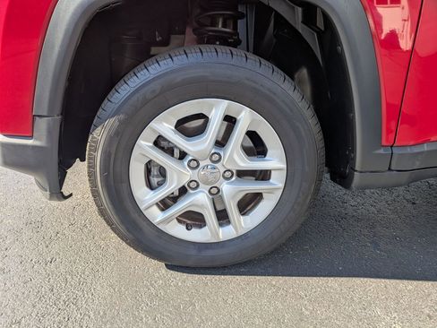 Used 2020 Jeep Compass Sport image 9