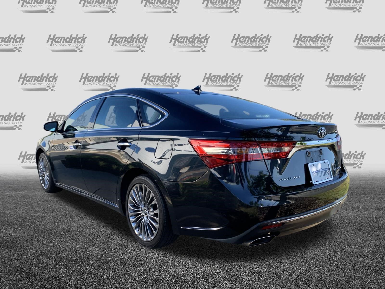 Used 2016 Toyota Avalon Limited w/ Toyota Safety Sense Package FWD image 8