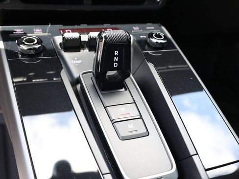 Used 2020 Porsche 911 Carrera w/ Sport Chrono Package RWD image 21