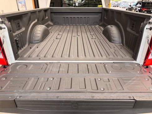 Used 2026 Ford F250 Platinum AWD/4WD image 13