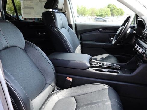 Used 2025 Honda Pilot Elite image 15