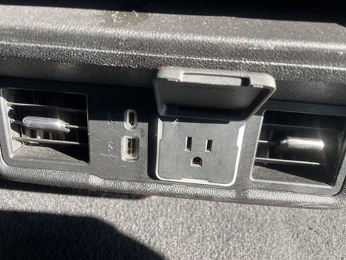 Used 2025 Chevrolet Silverado 1500 LT image 36