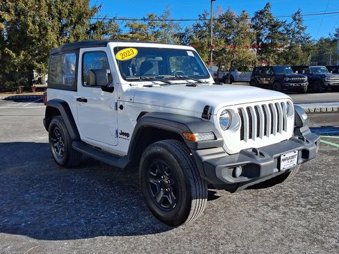 Used 2023 Jeep Wrangler Sport image 3