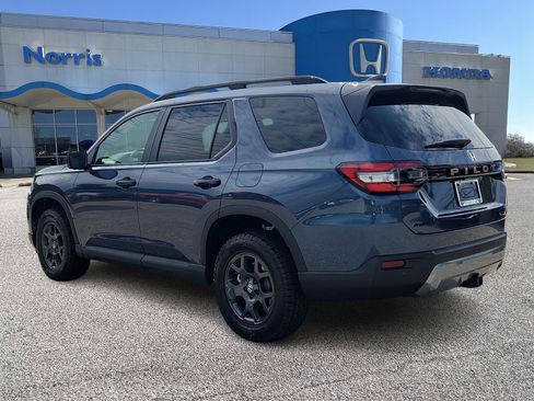 New 2026 Honda Pilot TrailSport image 3