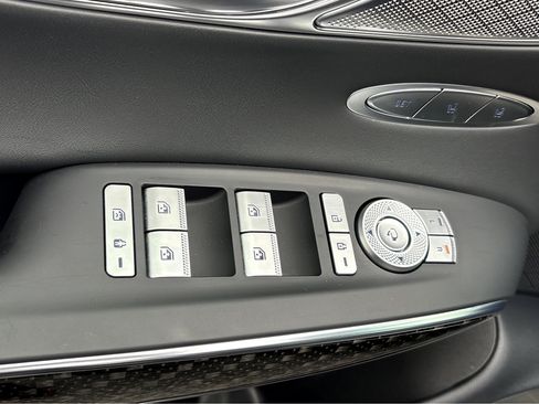 Used 2025 Genesis GV70 3.5T Sport w/ Sport Prestige Package image 29