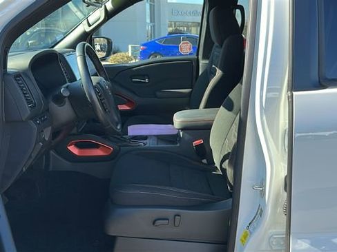 Certified 2023 Nissan Frontier PRO-4X w/ Pro Convenience Package AWD/4WD image 10