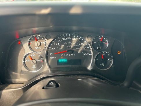 Used 2022 Chevrolet Express 2500 w/ Driver Convenience Package RWD image 31