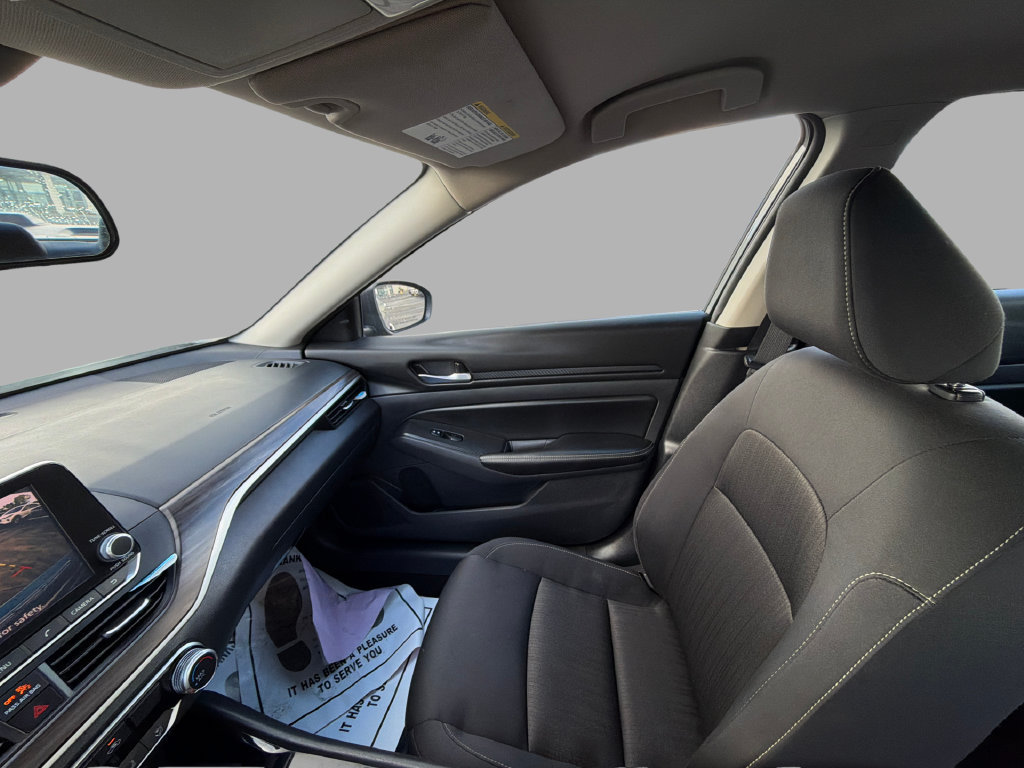 Used 2024 Nissan Altima 2.5 SV FWD image 24