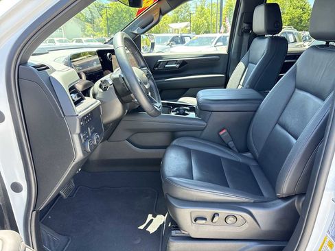Used 2025 Chevrolet Tahoe LT AWD/4WD image 19