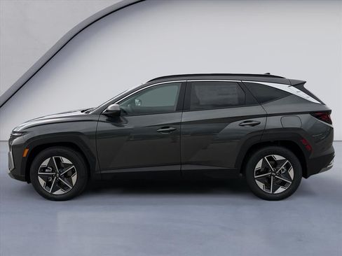 New 2026 Hyundai Tucson SEL FWD image 2