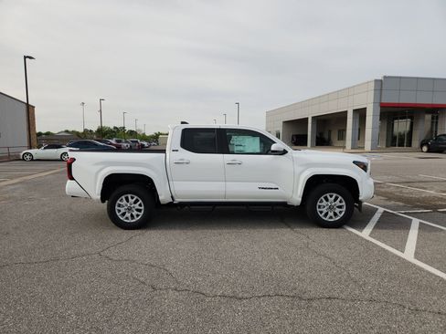 New 2026 Toyota Tacoma SR5 image 7