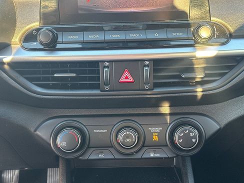 Used 2023 Kia Forte LXS image 29