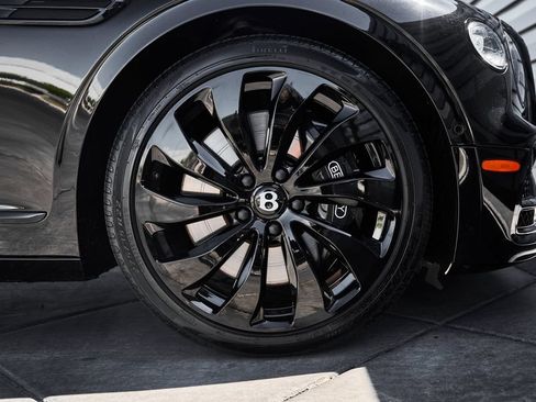 Used 2024 Bentley Flying Spur V8 AWD/4WD image 21