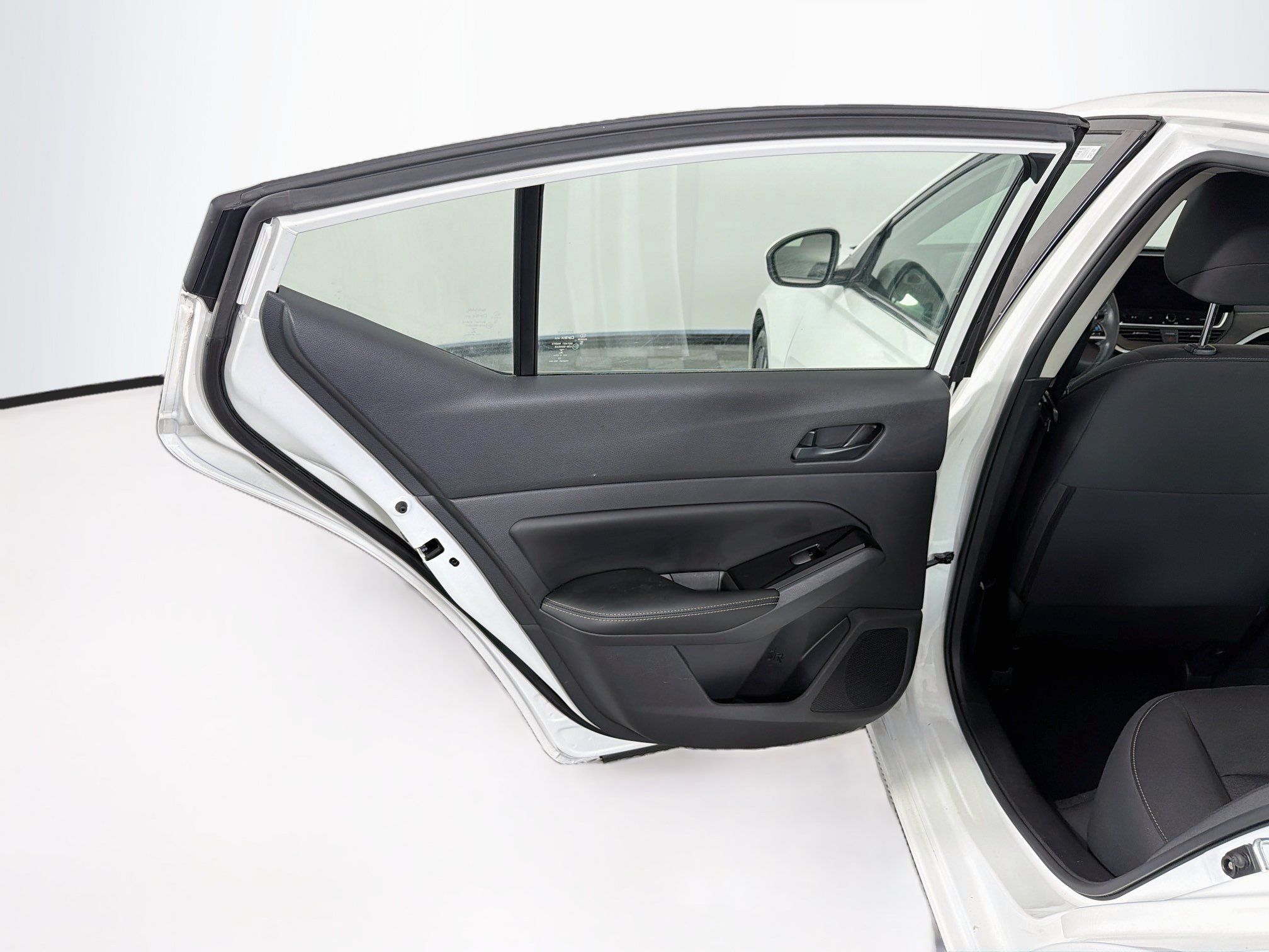 Used 2023 Nissan Altima 2.5 SV w/ SV Premium Package FWD image 27