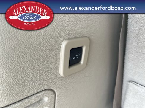 Used 2013 Ford Expedition XLT image 23