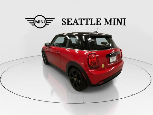 Certified 2024 MINI Cooper SE image 8