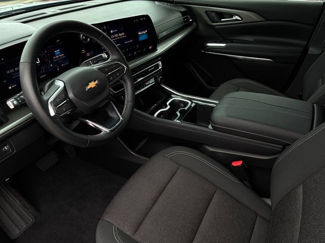 Used 2025 Chevrolet Traverse LT w/ Sun and Wheel Package FWD image 11