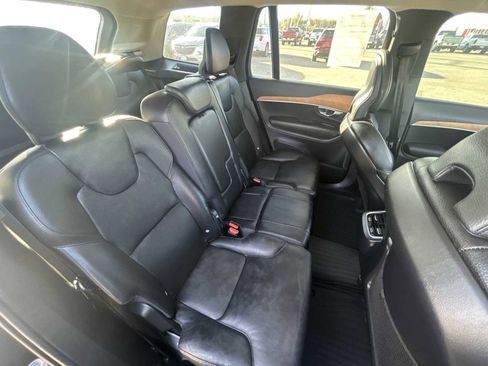 Used 2022 Volvo XC90 T6 Momentum w/ Climate Package image 28
