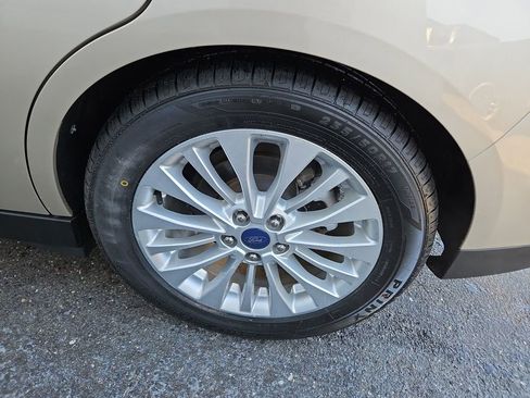 Used 2018 Ford C-MAX SE image 27