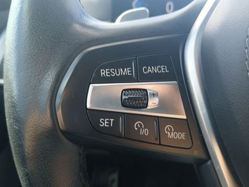 Used 2025 BMW X5 xDrive50e image 28