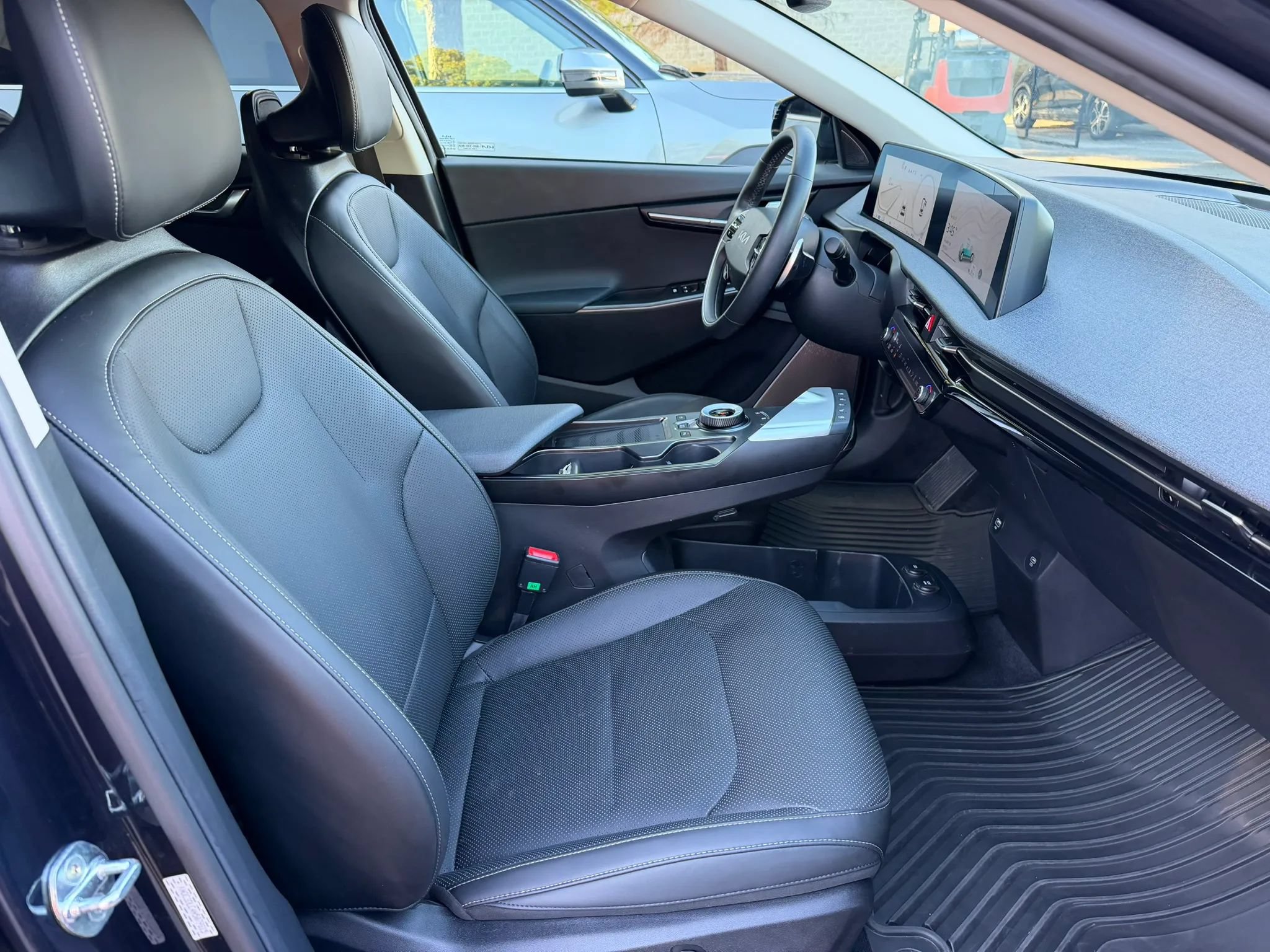 Used 2022 Kia EV6 Wind w/ Wind Technology Package AWD/4WD image 23