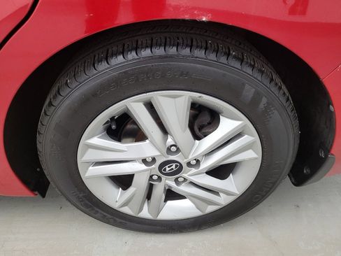 Used 2020 Hyundai Elantra Value Edition w/ Winter Weather Package FWD image 31