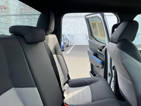 Used 2025 Toyota Tacoma TRD Off-Road image 37