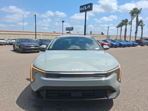 New 2026 Kia K4 FWD image 2