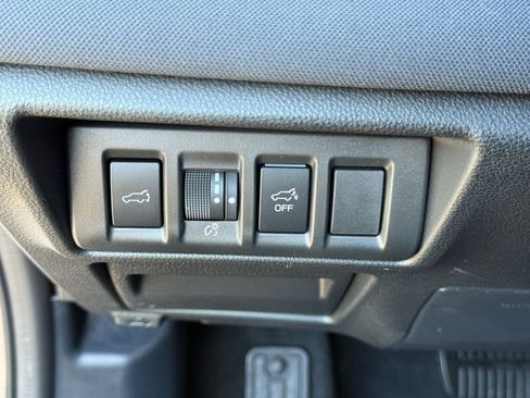 Used 2025 Subaru Outback Premium AWD/4WD image 21