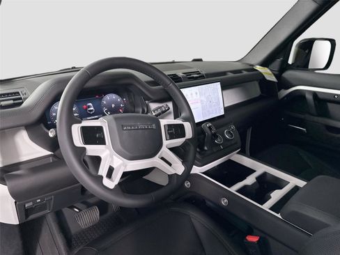 Certified 2025 Land Rover Defender 90 S AWD/4WD image 18