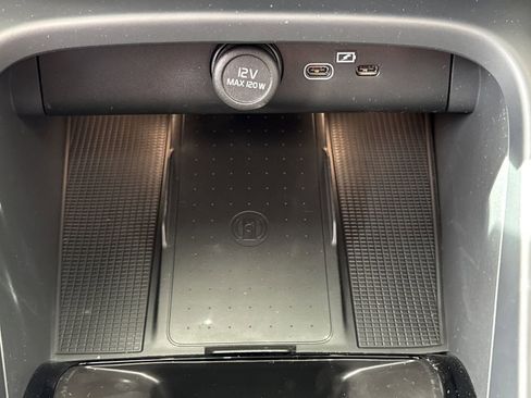 New 2026 Volvo XC40 B5 Ultra w/ Protection Package Premier image 28