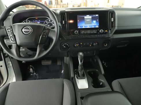 Used 2025 Nissan Frontier S w/ S Utility Package AWD/4WD image 16