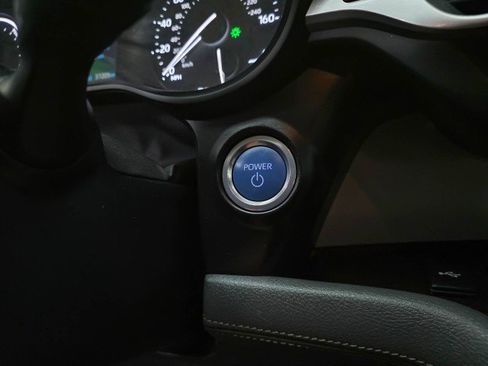 Used 2023 Toyota Sienna XLE FWD image 28